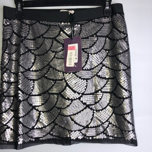 CHELSEA & VIOLET Black and silver sequin skirt - Picture 2 of 5